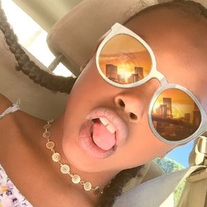 Meet your Posher, Isabella